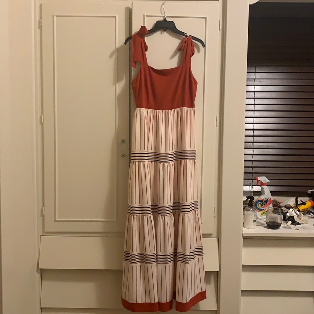 A Loves A, Size M, Tiered Dress